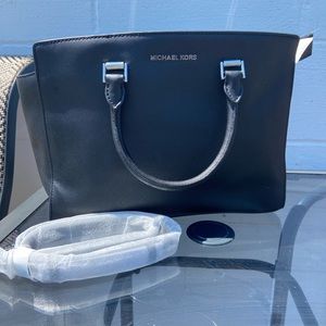 NWT Michael Kors Black Selma Purse Long Strap